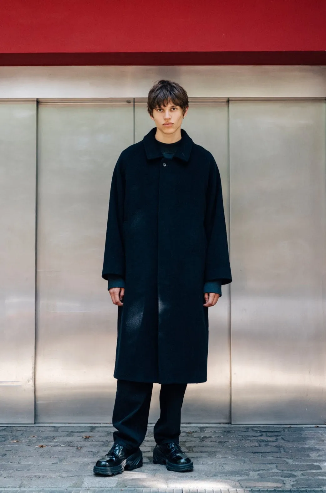 10 / Cashmere coat black