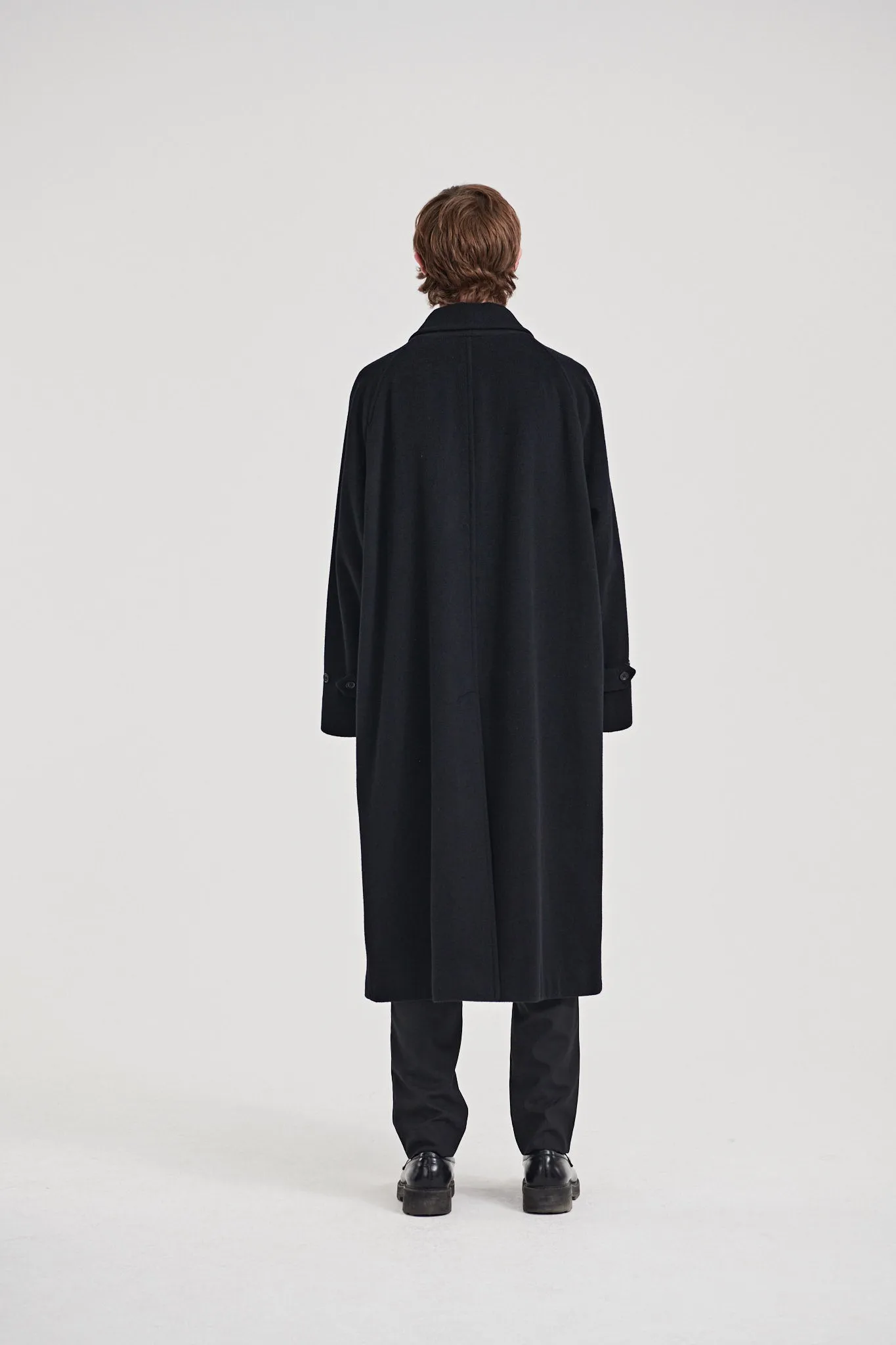 10 / Cashmere coat black