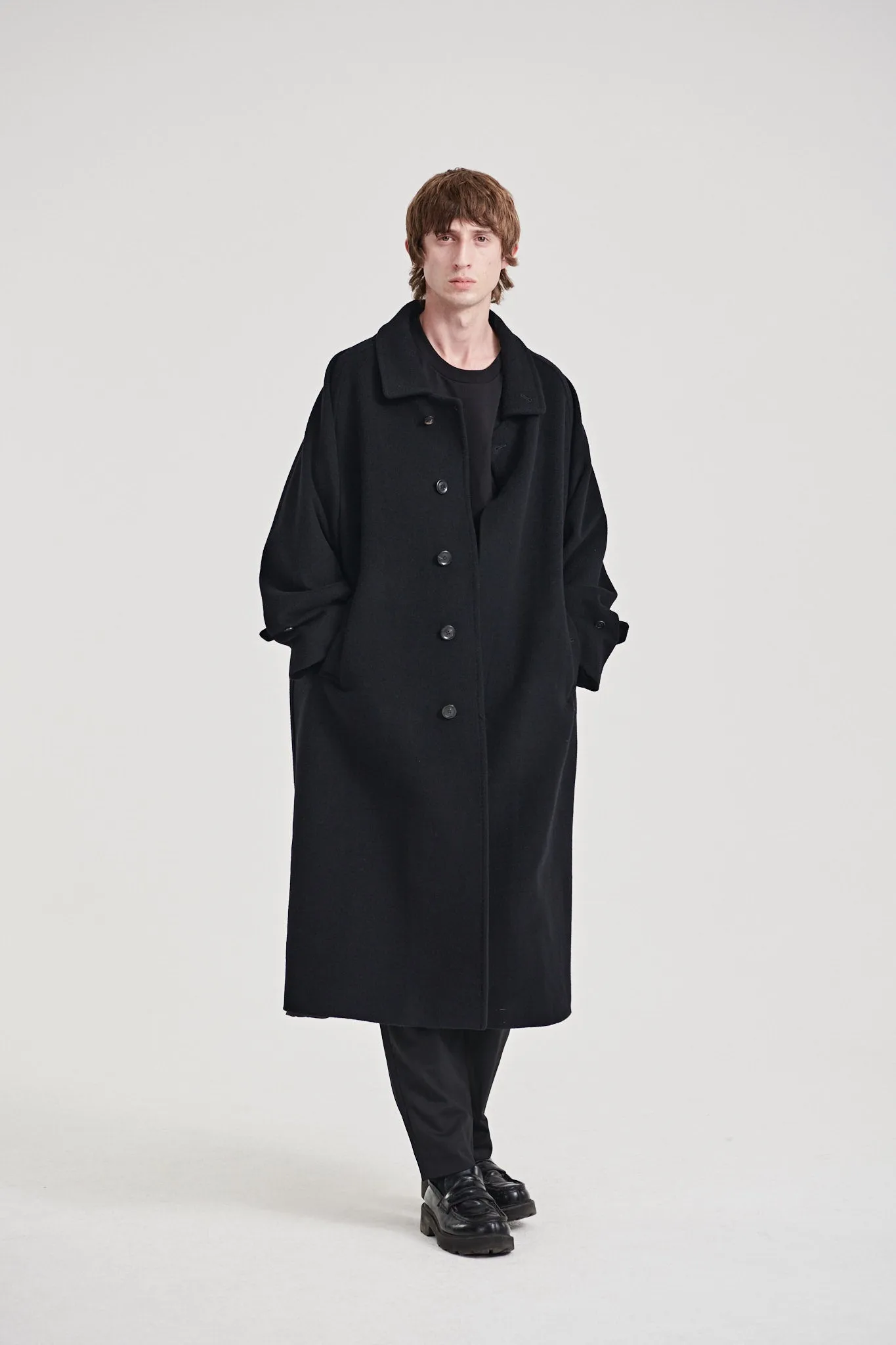 10 / Cashmere coat black