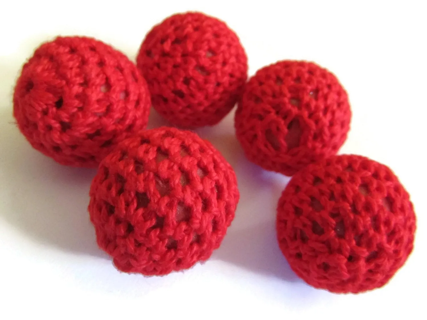 5 21mm Red Wool Crochet Ball Beads Round Plastic Beads