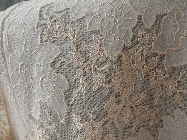 AMAZING Huge 1920s-30s Cape Style Lace Collar, French Mixed Lace,Embroidered Flowers,Flapper Era Lace,Vintage Clothing,Bridal Lace,Display