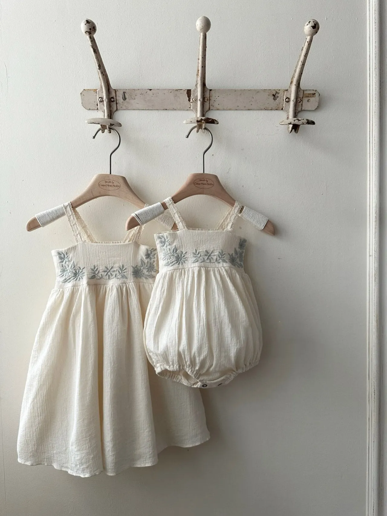 Aria Embroidery Dress _Cream