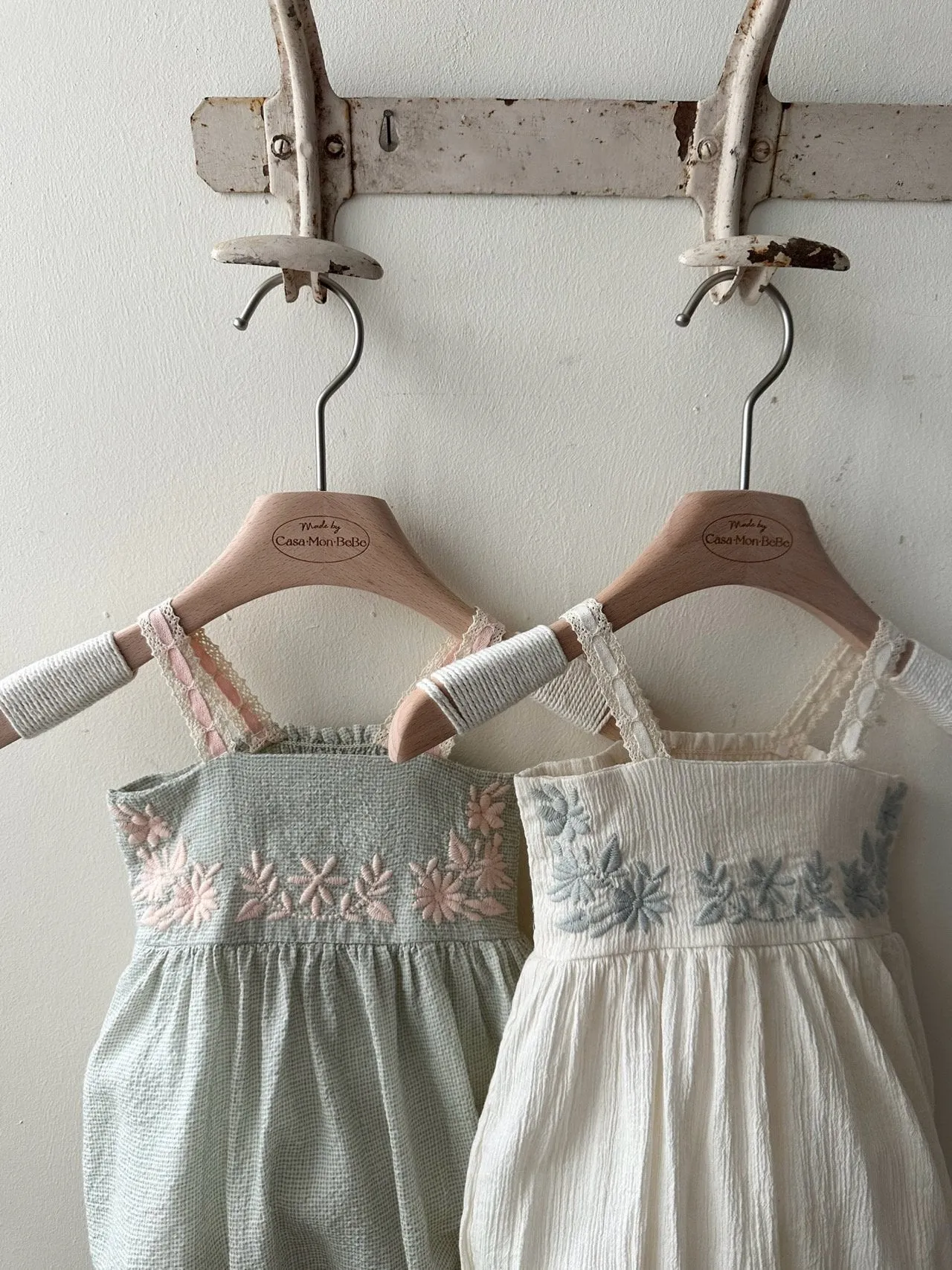 Aria Embroidery Dress _Cream