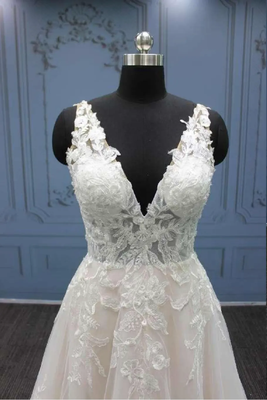 Keyhole Back Beaded Lace Bridal A Line Gown