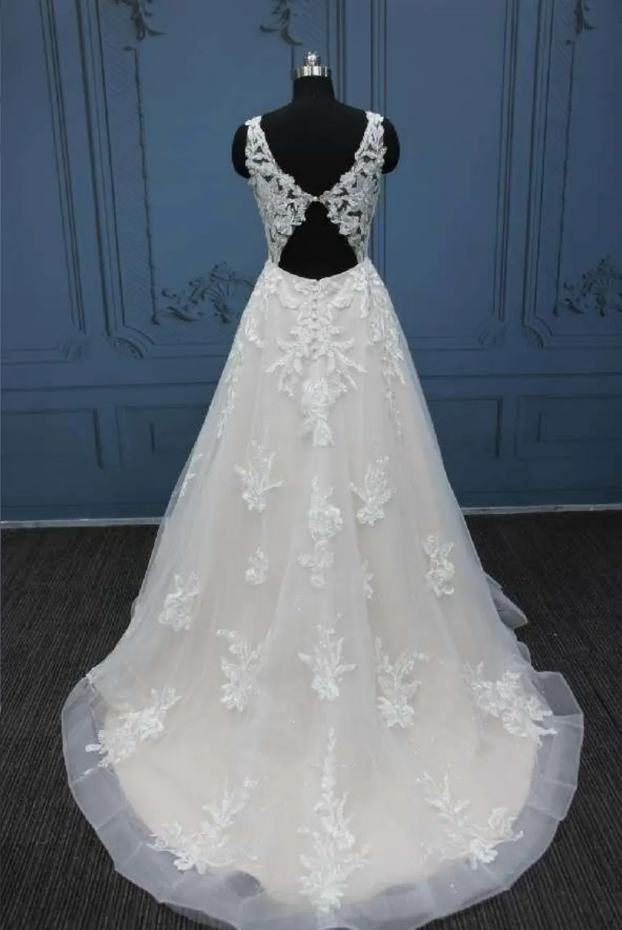 Keyhole Back Beaded Lace Bridal A Line Gown