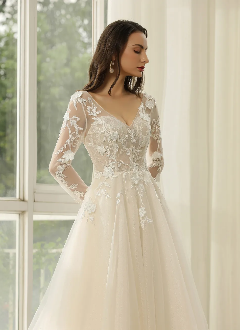 Princess Lace Wedding Dress with Long sleeves