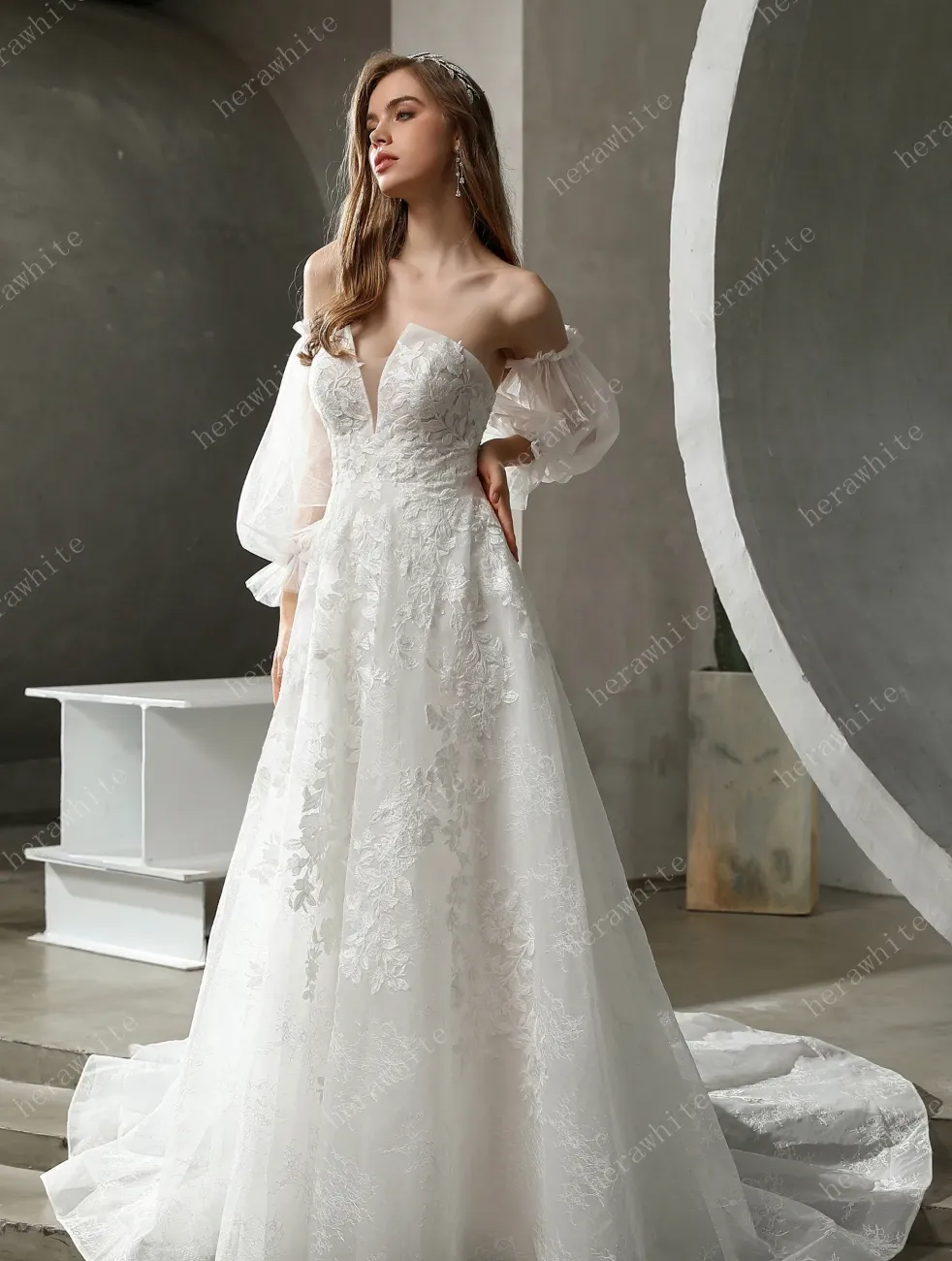 Romantic A-line Bridal Gown with Detachable Puff Sleeves