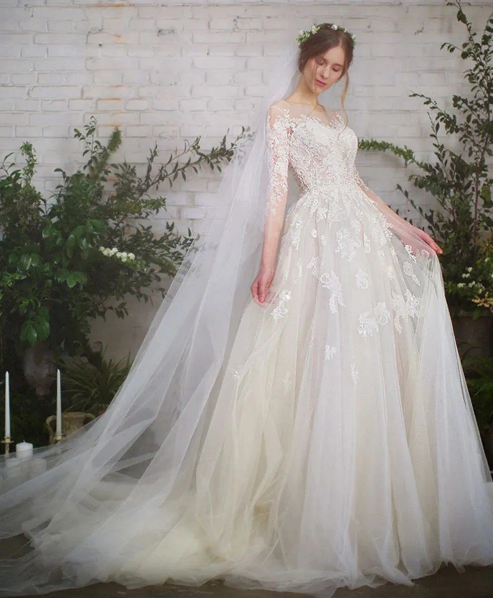 Romantic Long Sleeves Lace Tulle Wedding Dress