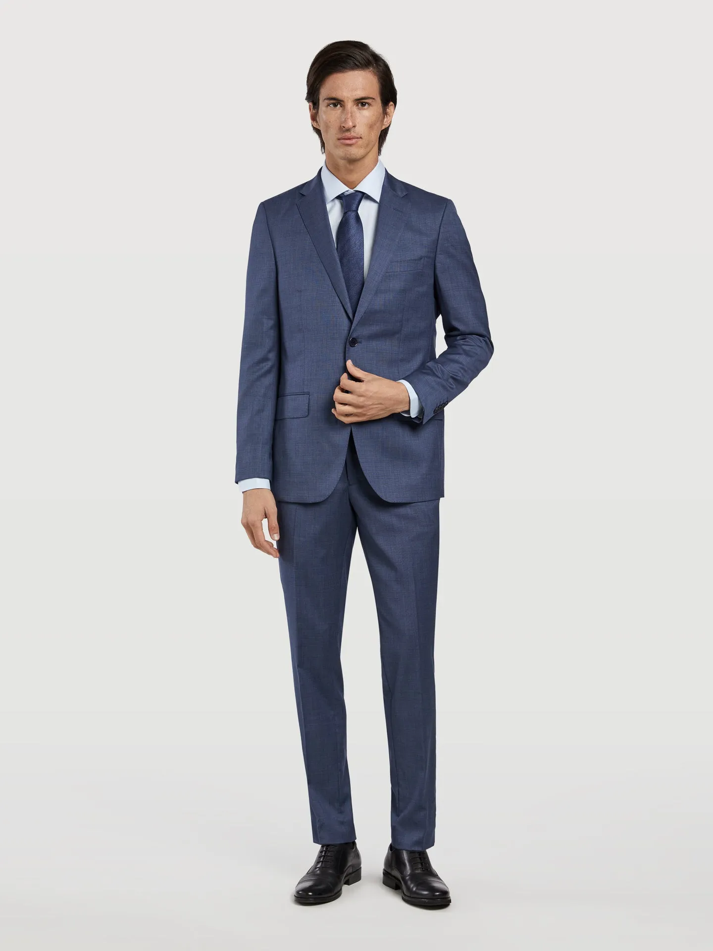 Slim fit nailhead business suit