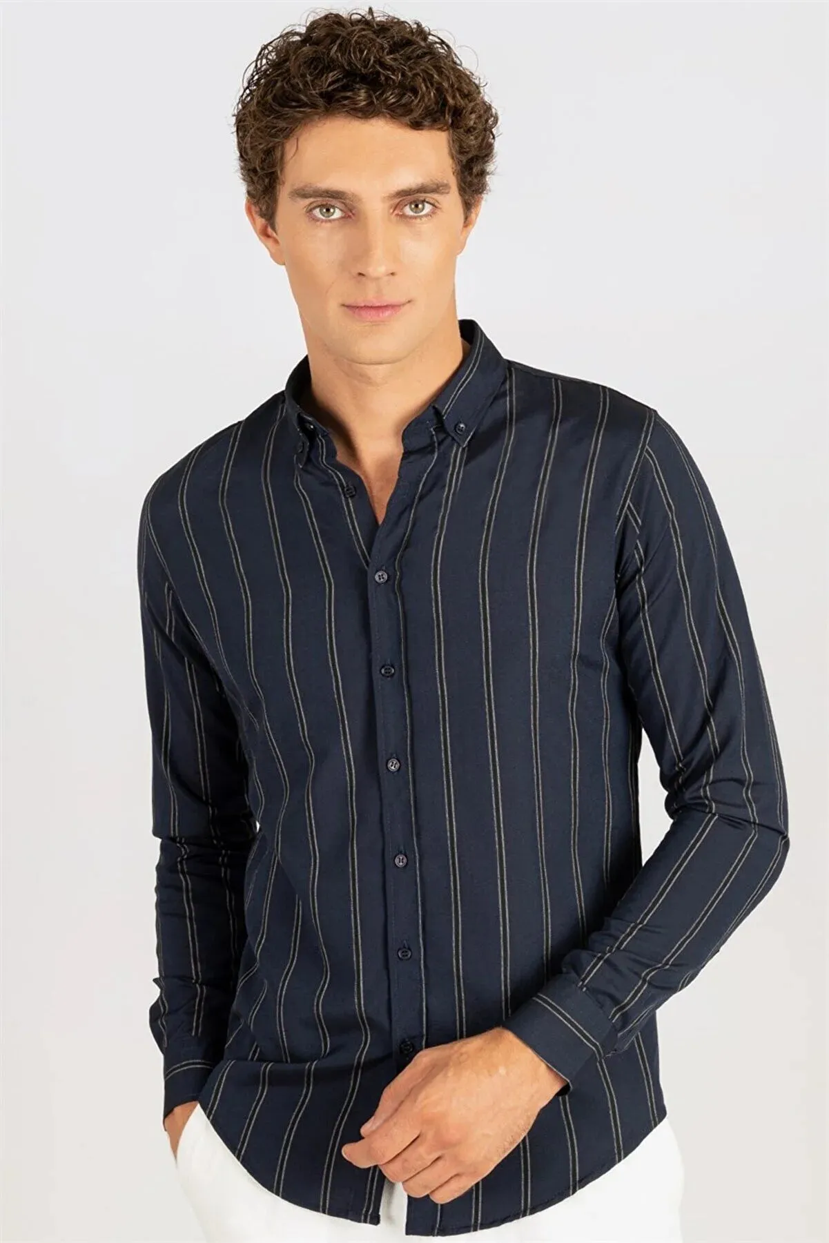 Tudors Men's Slim Fit Button Collar Cotton Shirt