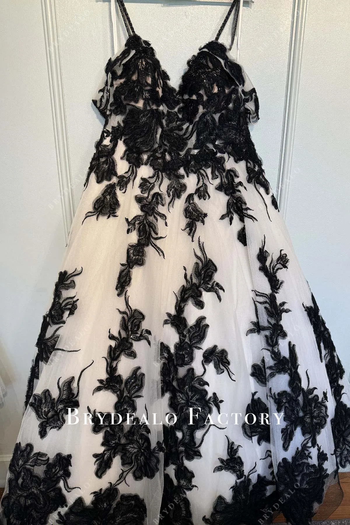 Two-Tone Cold Shoulder Black Lace Goth Wedding Dress