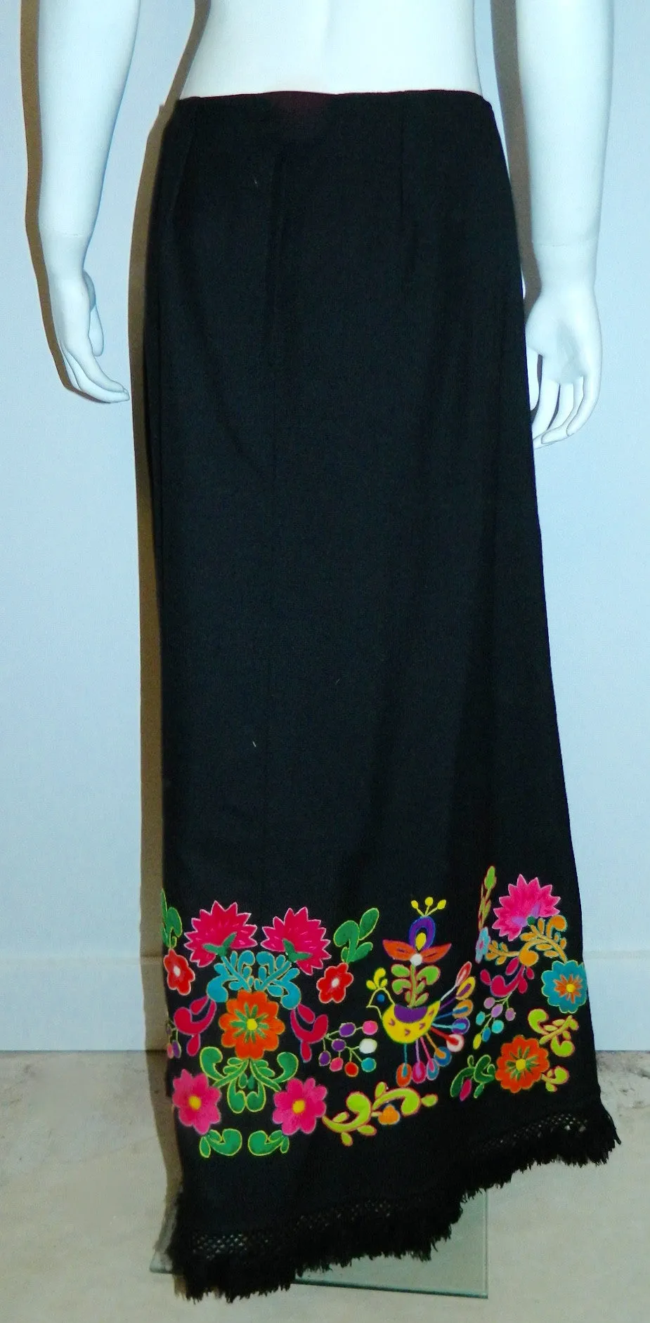 vintage 1970s maxi skirt / black wool Hand Embroidery psychedelic birds flowers Ecuador M